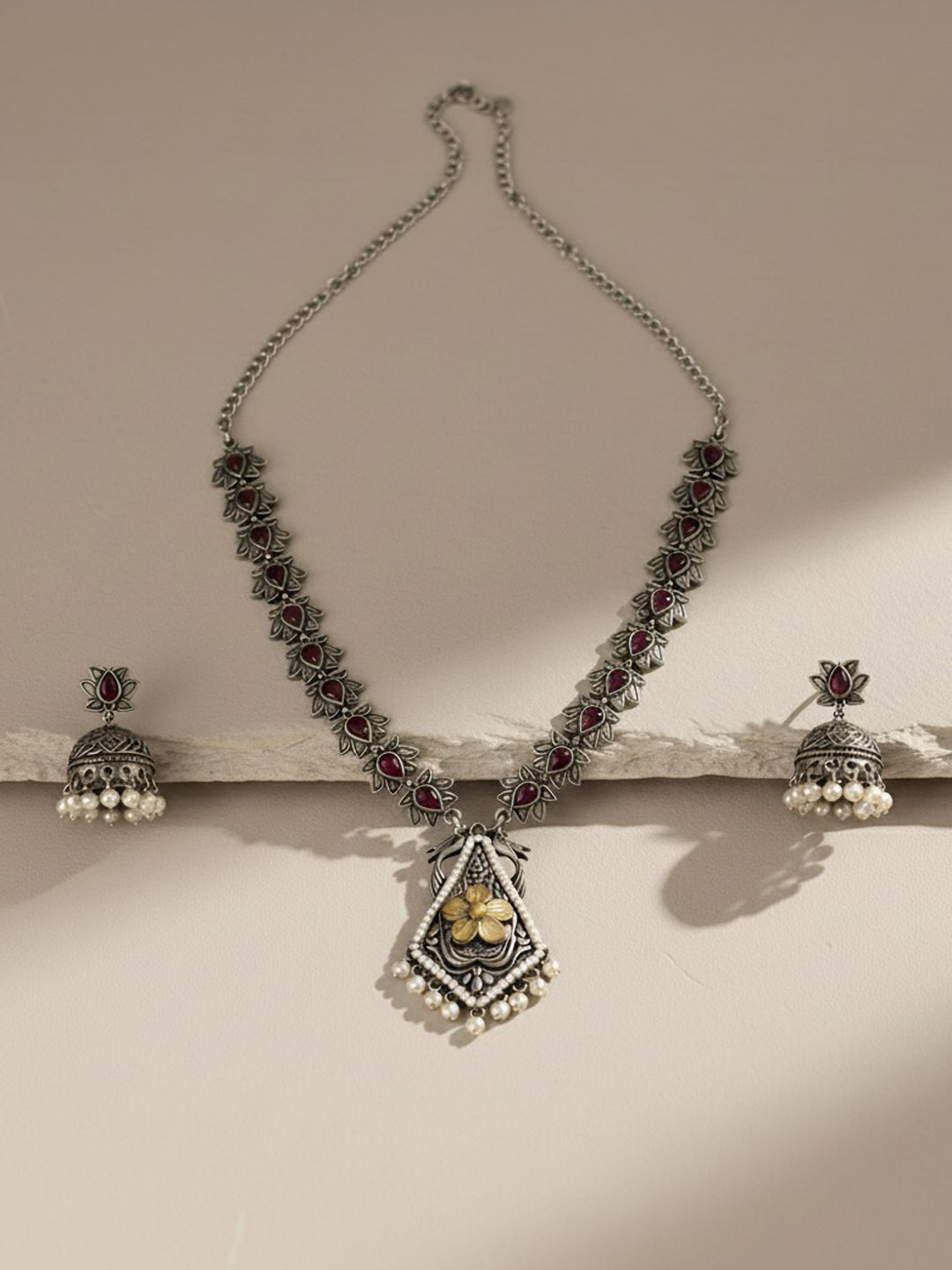 Silver-Plated Kundan Studded & Artificial Beaded Oxidised Necklace With Earrings