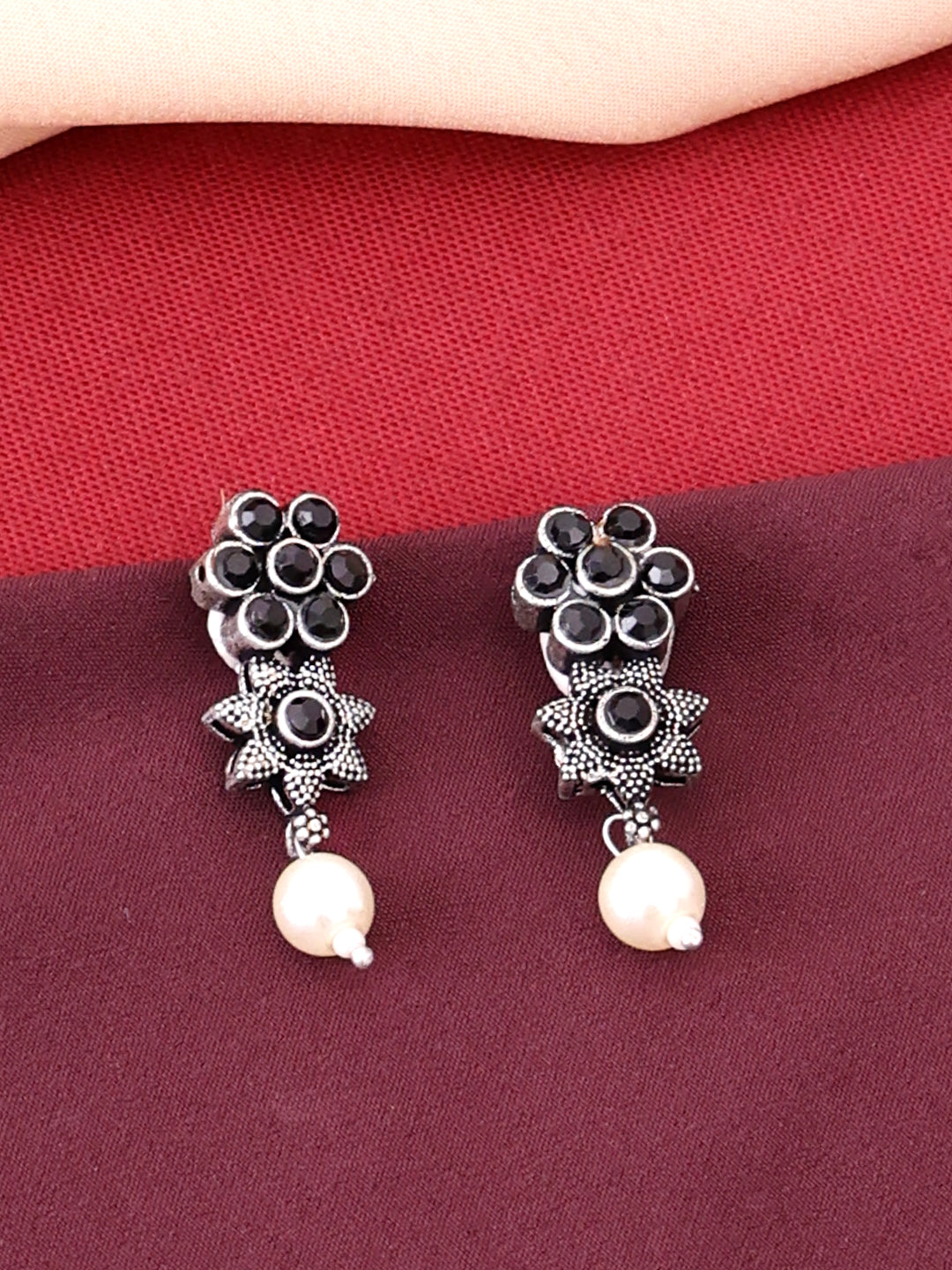 Women Oxidised Silver-Plated Stone-Studded Handcrafted Jewellery Set