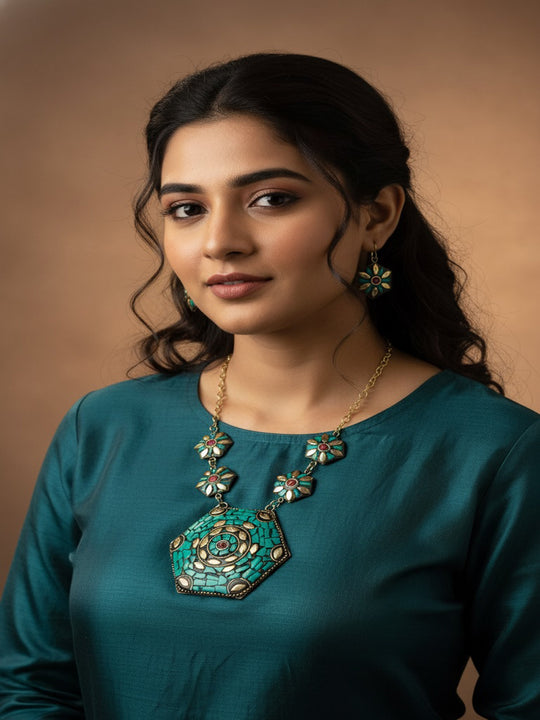 Gold-Plated Artificial Stones Studded Necklace With Earrings