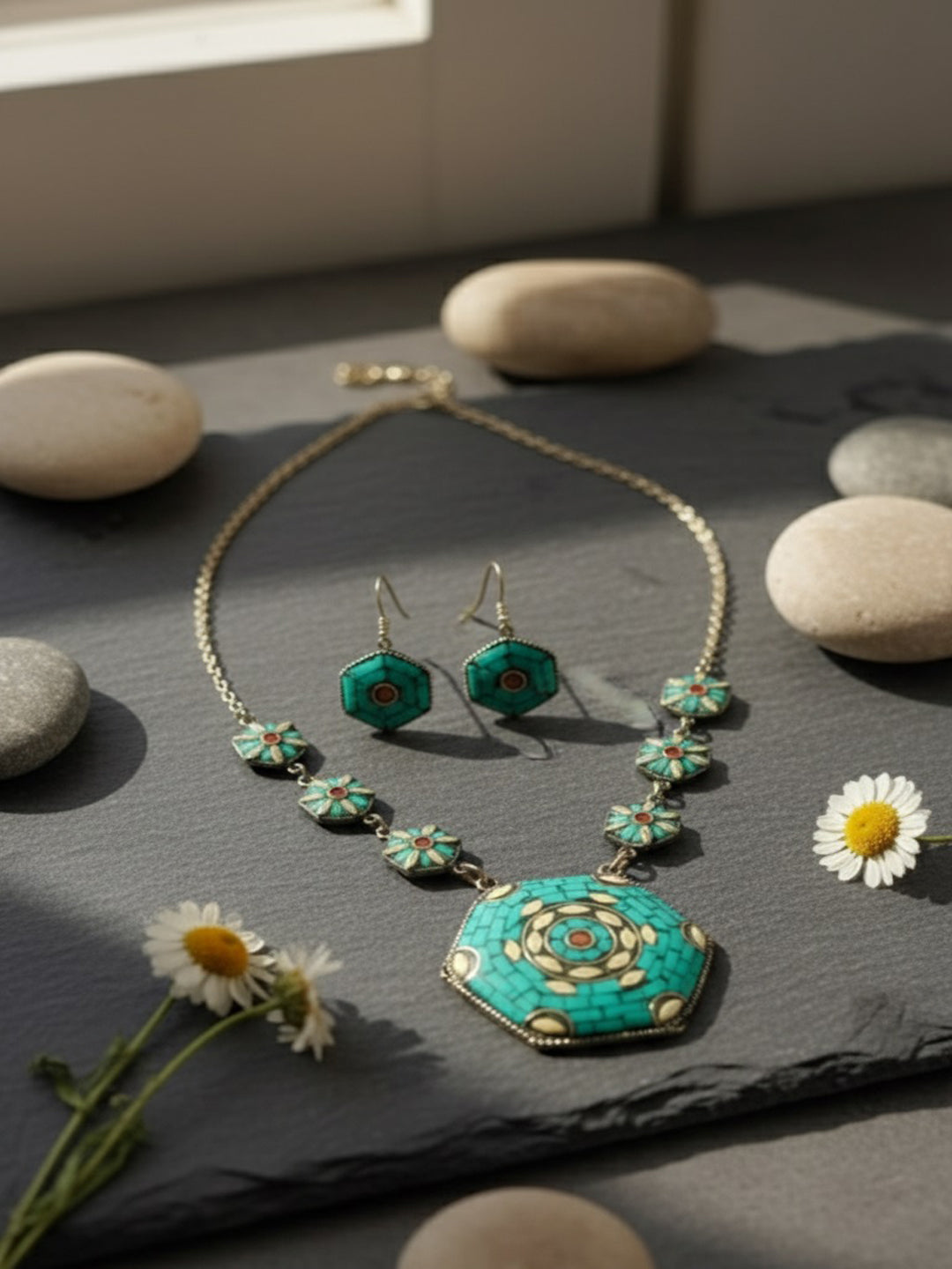 Gold-Plated Artificial Stones Studded Necklace With Earrings