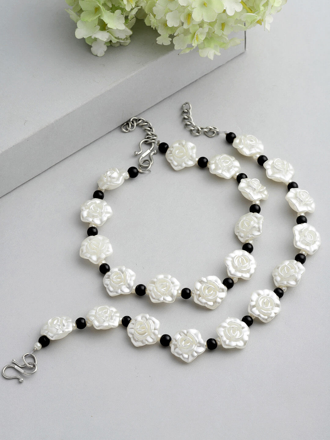 Set Of 2 Silver-Plated Black & White Floral Shaped Beaded Handcrafted Anklets