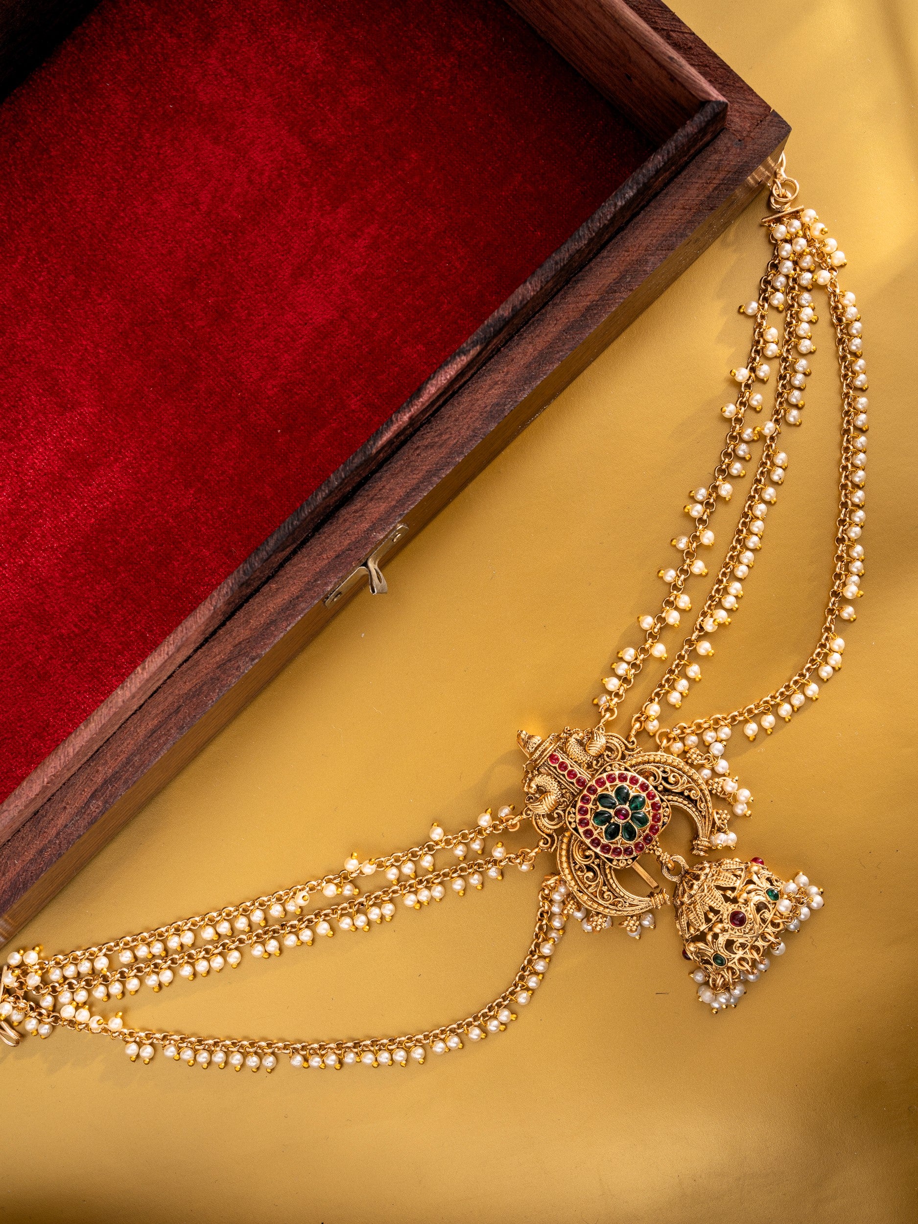 Women Embellished Hair Accessory Set