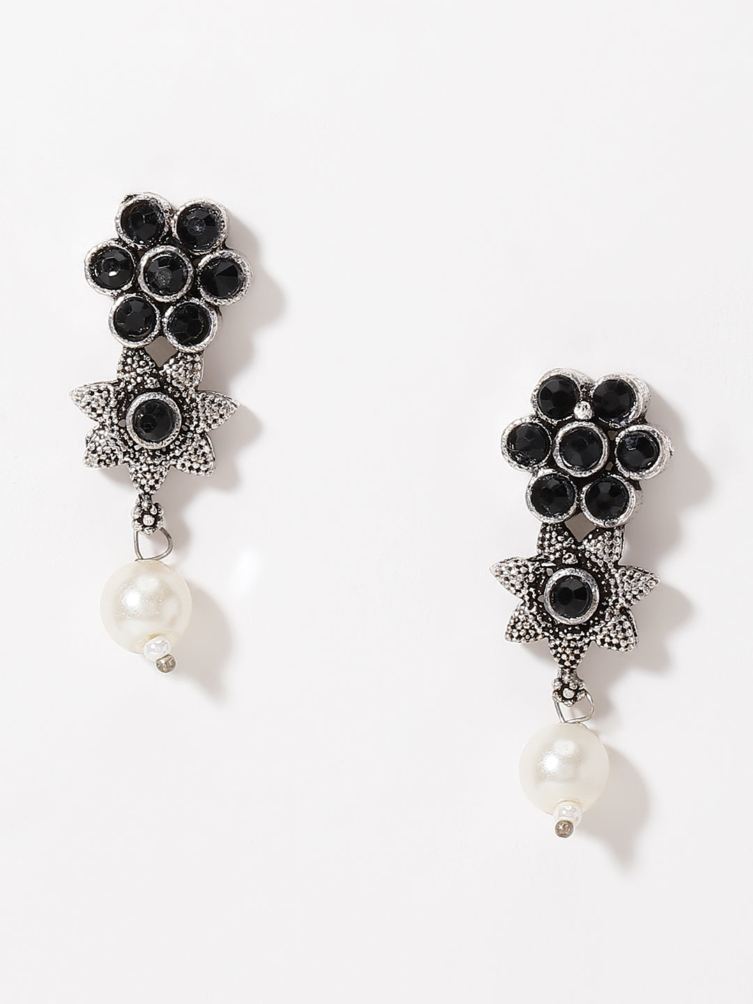 Women Oxidised Silver-Plated Stone-Studded Handcrafted Jewellery Set