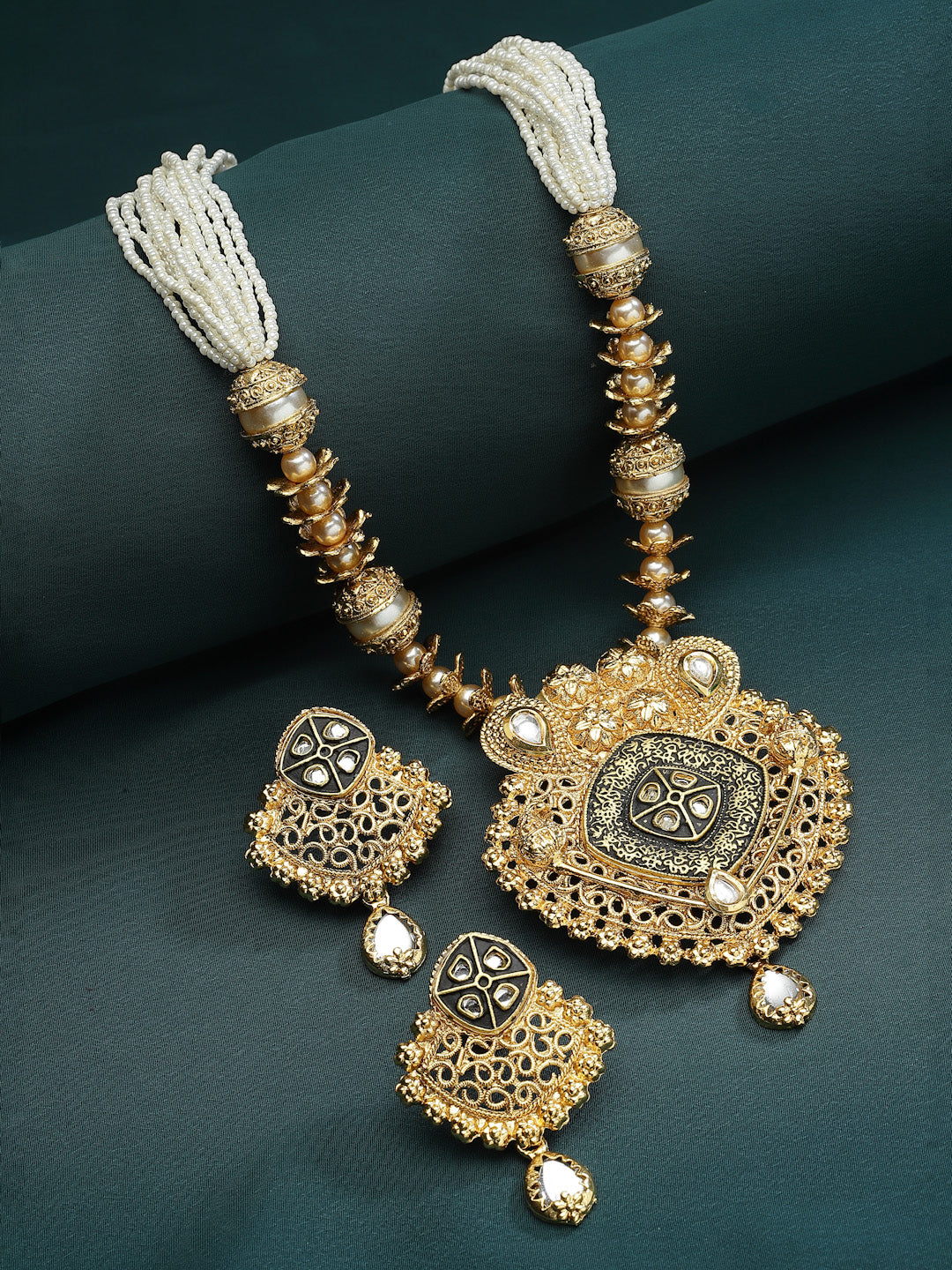 Gold-Toned Stone-Studded Jewellery Set