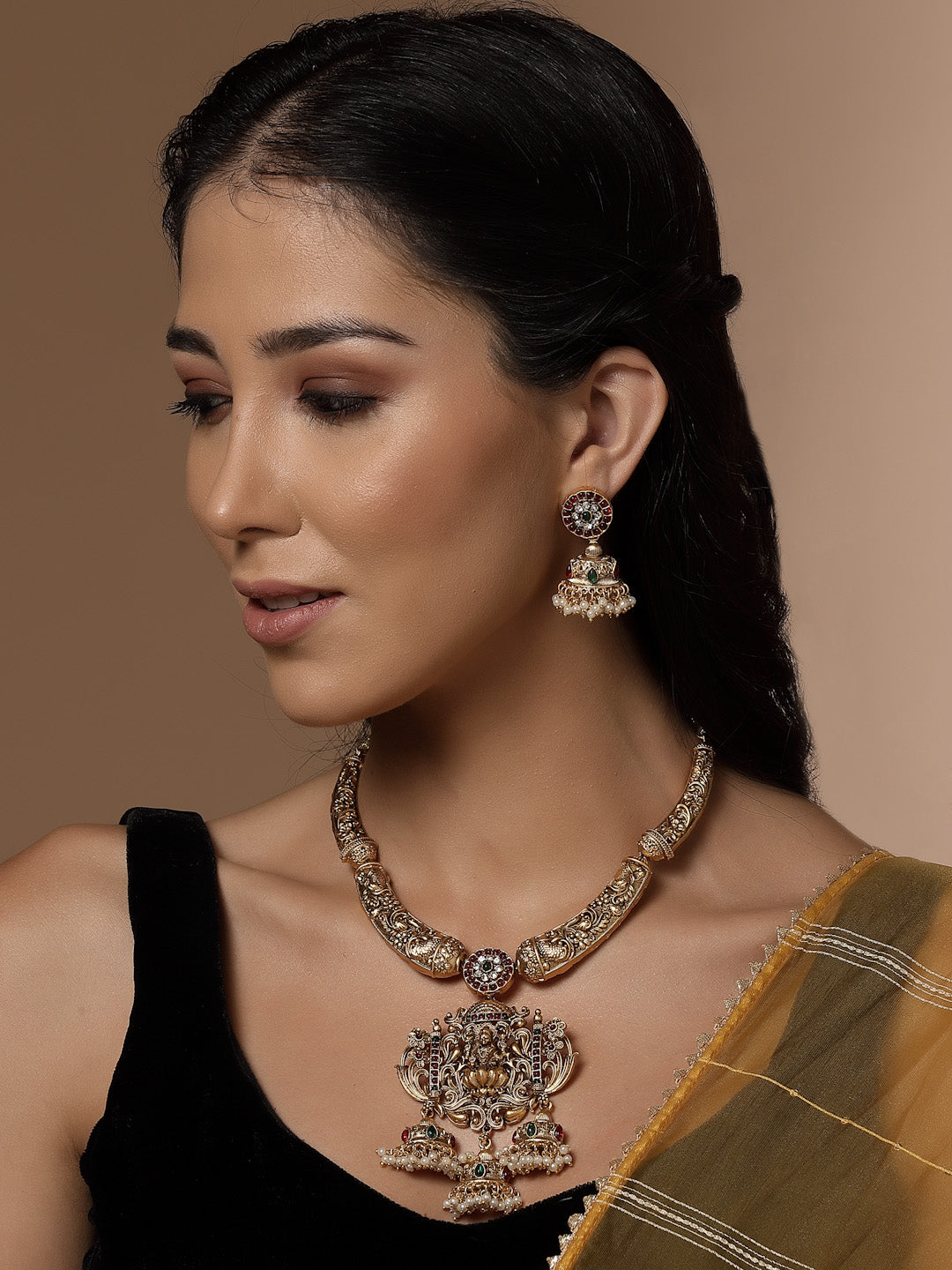 Gold-Plated Kundan-Studded & Beaded Jewellery Set