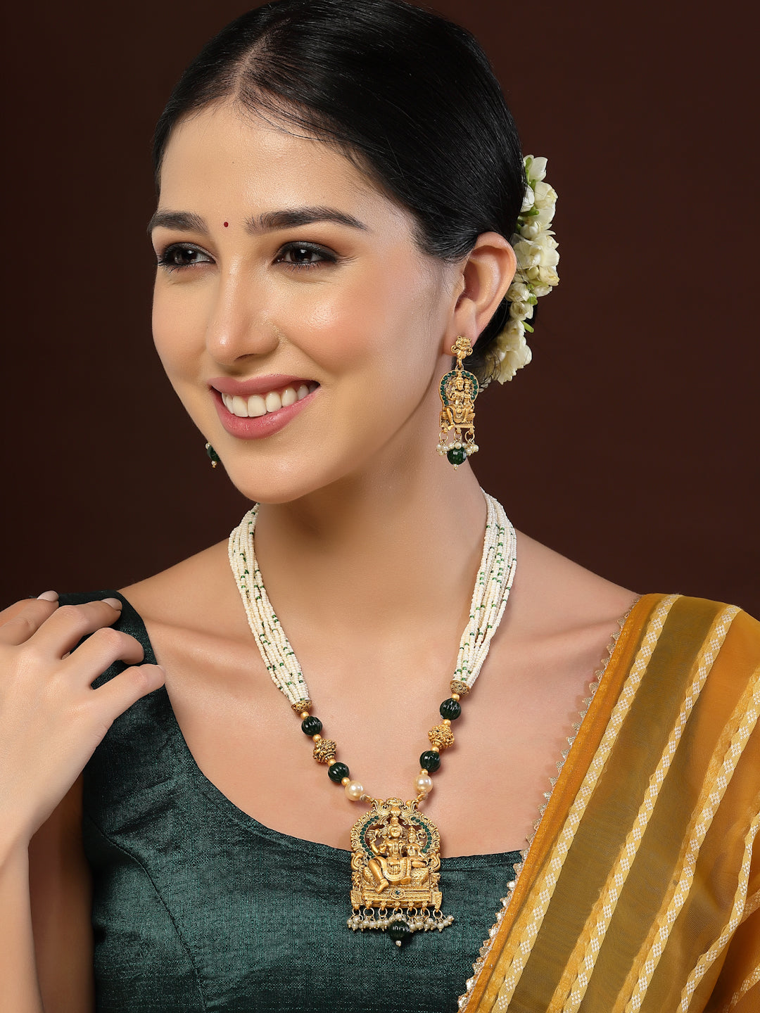 Gold-Plated Stone-Studded & Beaded Jewellery Set