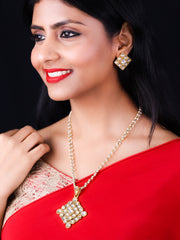 Gold-Plated Stone-Studded & Beaded Jewellery Set