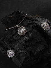 Silver-Plated Cubic Zirconia Studded And Pearls Beaded Jewellery Set