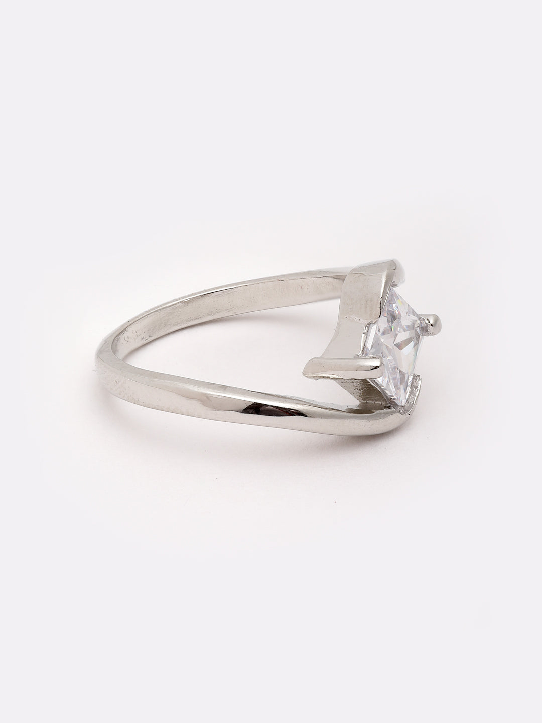 Silver-Plated Solitaire AD-Studded Solitaire Finger Ring