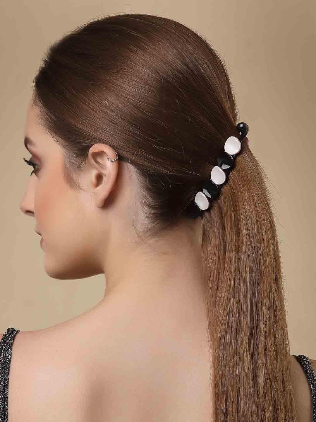 Women Black & White Colourblocked Banana Clip