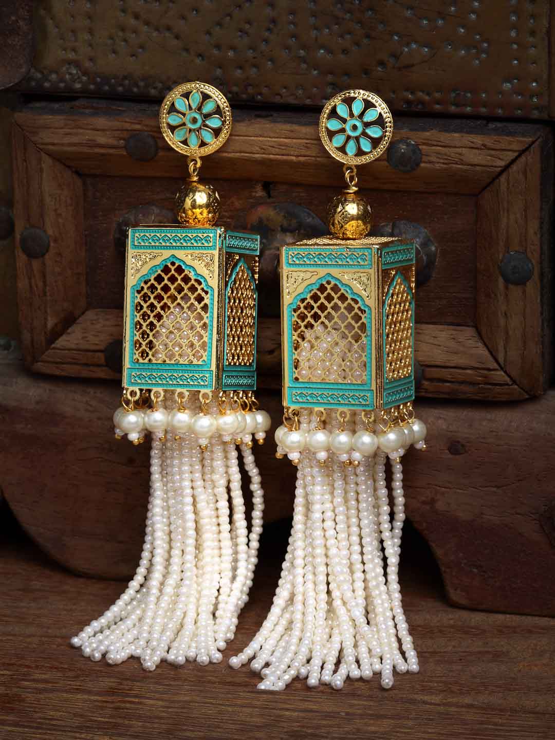 Woman Gold-Toned Classic Pearl Embellished Handcrafted Jhumka Earrings