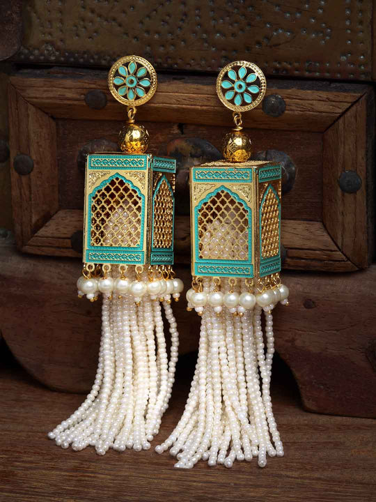Woman Gold-Toned Classic Pearl Embellished Handcrafted Jhumka Earrings
