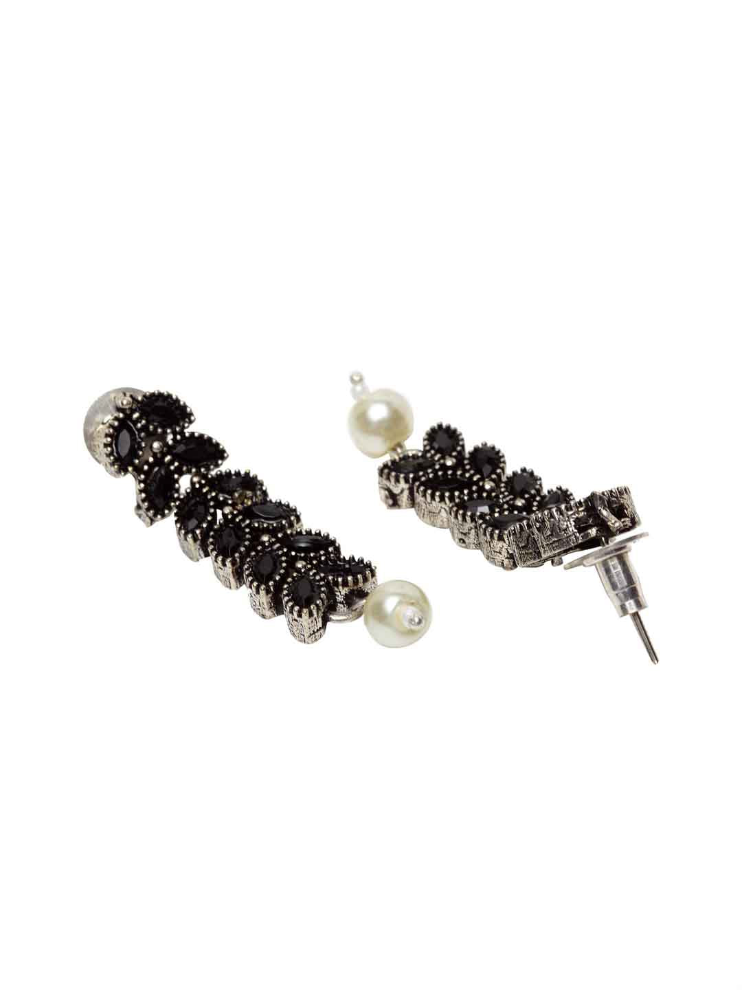 Oxidized Silver-Plated & Black Artificial Stone-Studded Handcrafted Jewellery Set